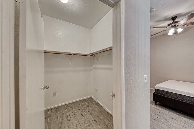 Building Photo - 673 Peachy Canyon Cir