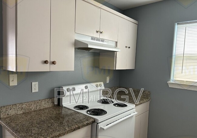 Building Photo - 1502 Quitaca Dr