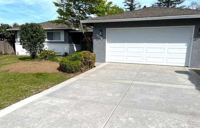 Building Photo - 3736 Orangerie Way