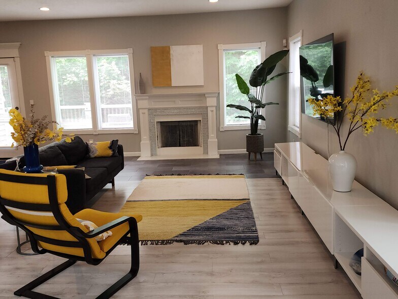 Building Photo - 13518 SW Hillshire Dr