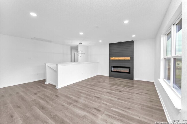 Building Photo - 8030 Bluewater Cove