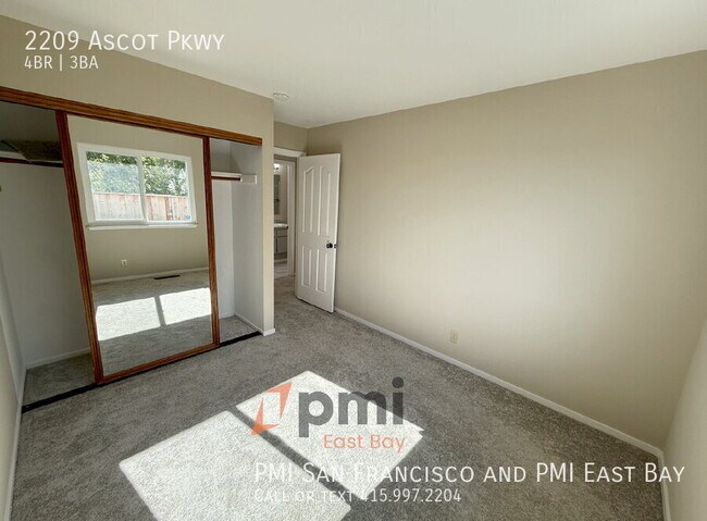 Building Photo - 2209 Ascot Pkwy