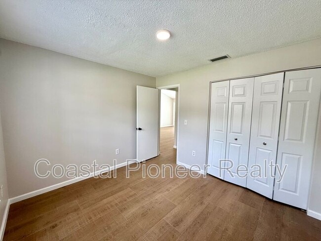 Building Photo - 11222 Clayridge Dr