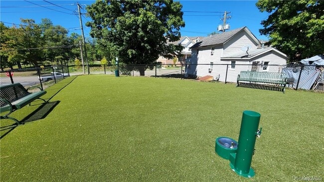 Building Photo - 304 Canter Ct