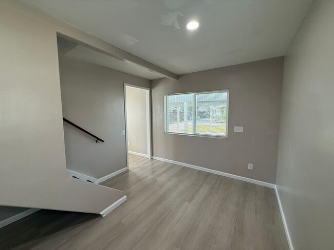 Building Photo - Charming Home in Woodland