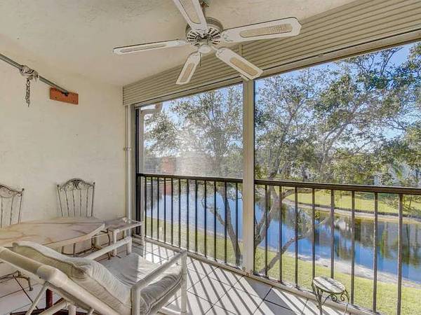 Building Photo - 15461 Pembridge Dr