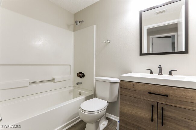 Building Photo - 20569 Tappan Zee Dr