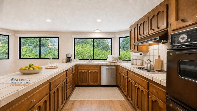 Building Photo - 130 Kell Ct
