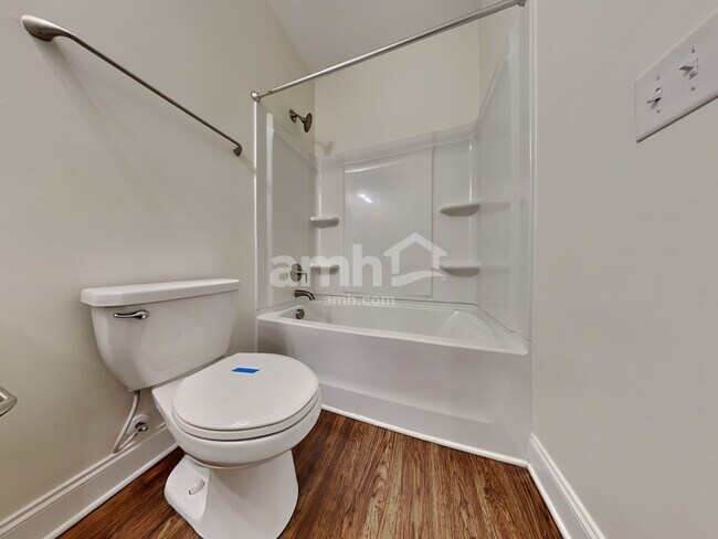 Building Photo - 106 Doral Blue Dr