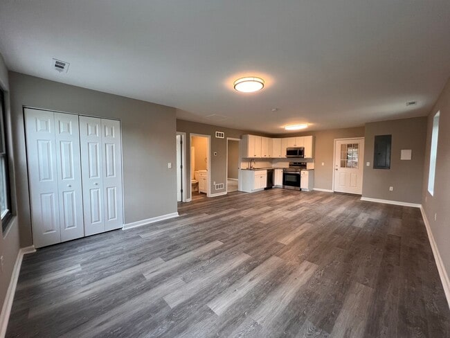 Building Photo - Brand New 2 bedroom Apartment in Parkland School District!