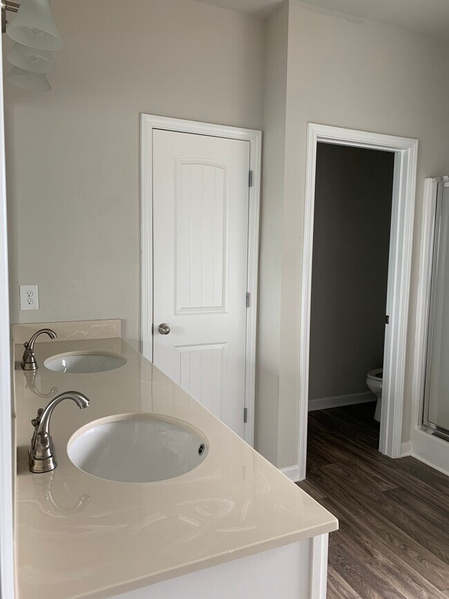 Building Photo - 118 Celebration Song