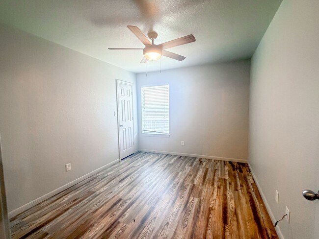Building Photo - 4705 John David Dr