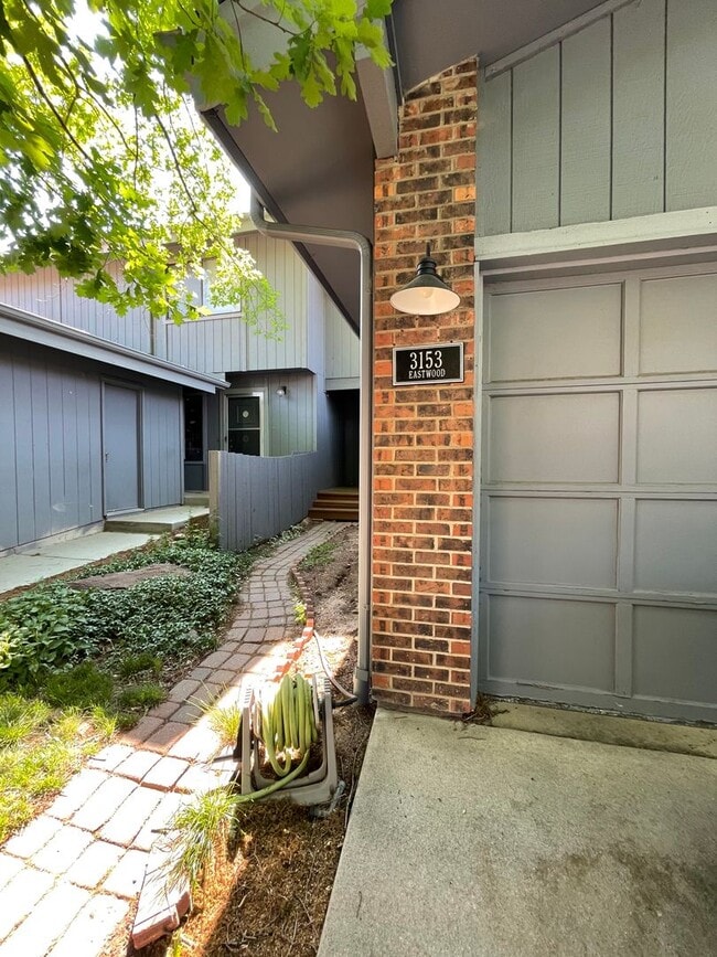 Building Photo - 3153 Eastwood Ct
