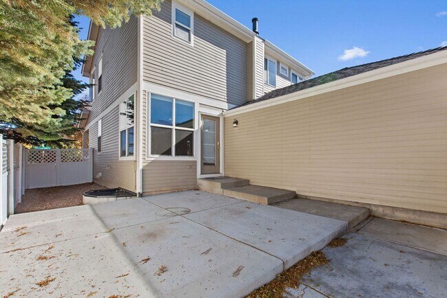 Building Photo - Beautiful 4 bedroom in Observatory Village