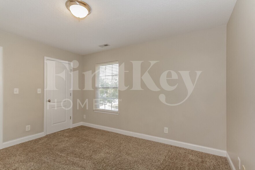 Building Photo - 7225 Caley St