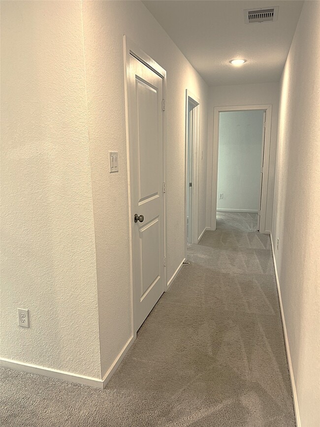 Building Photo - 18210 Via Aurelia Dr