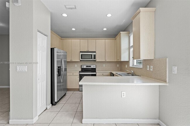 Building Photo - 623 NE 21st Terrace