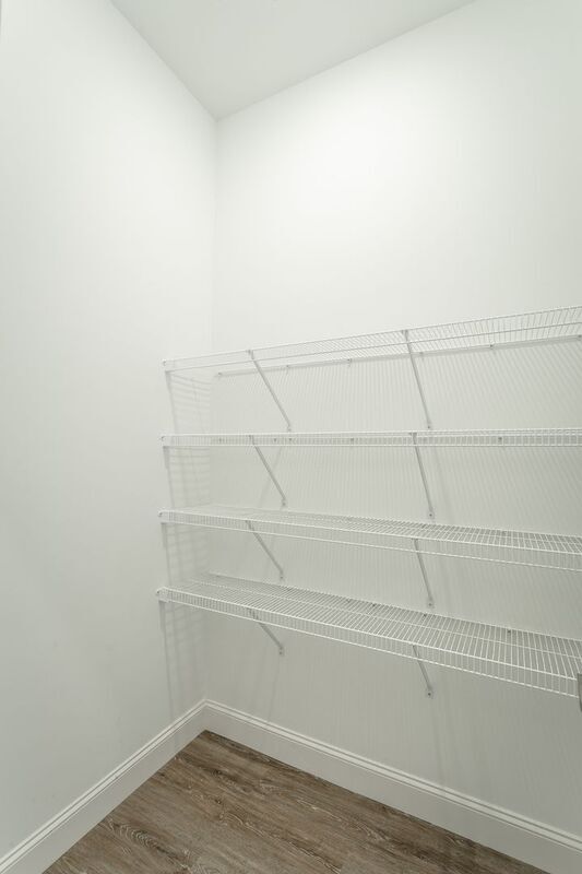 Building Photo - 549 Strong Ave