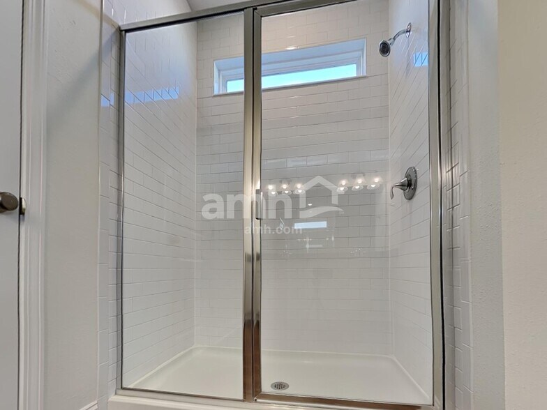 Building Photo - 94 Olivewood Pl