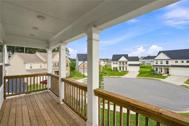 Building Photo - 411 Riverclub Rd