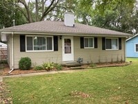 Building Photo - 1807 Meadow Dr