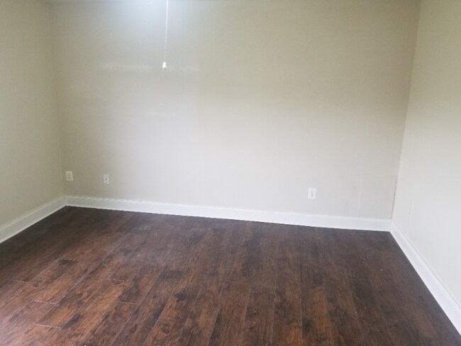 Building Photo - 1001 Chillum Rd