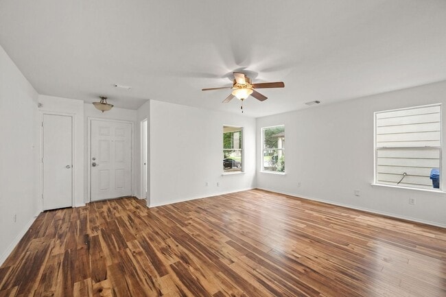 Building Photo - 29627 Evergreen Hills Dr