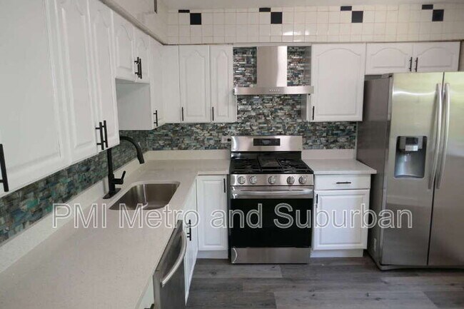 Building Photo - 37 E Judith Ann Dr