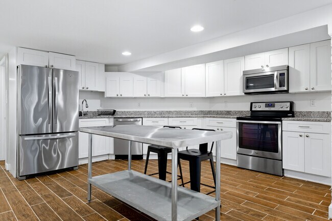 Kitchen - 2604 Mozart Pl NW