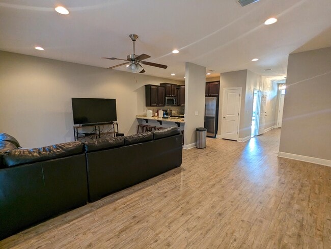 Building Photo - 8776 Brown Pelican Cir