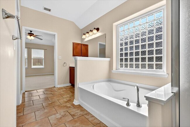 Building Photo - 6018 Tapestry Dr