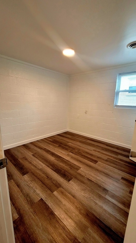 Building Photo - 118 N Old Church St