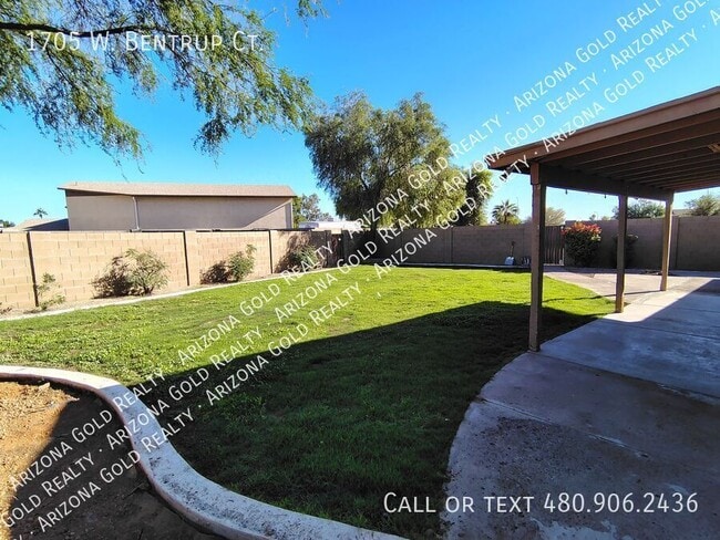 Building Photo - 1705 W Bentrup Ct