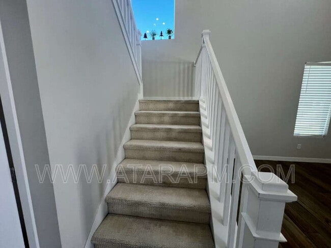 Building Photo - 1754 Oakwood Ln