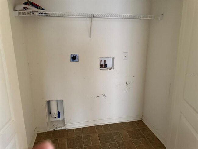 Building Photo - 14 Sunrise Dr