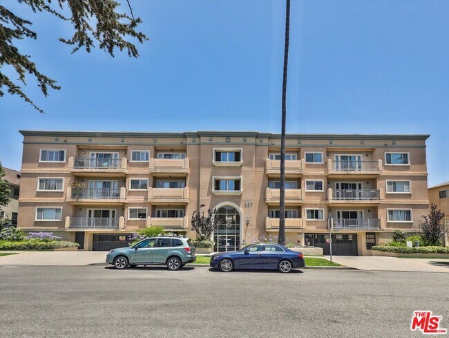 Primary Photo - 937 12th St