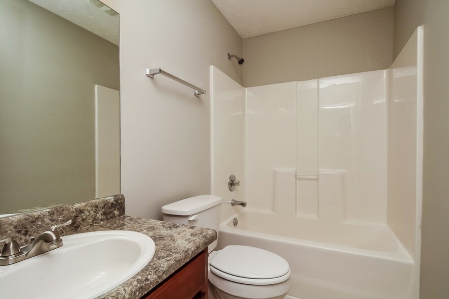 Building Photo - 3033 Mesquite Dr