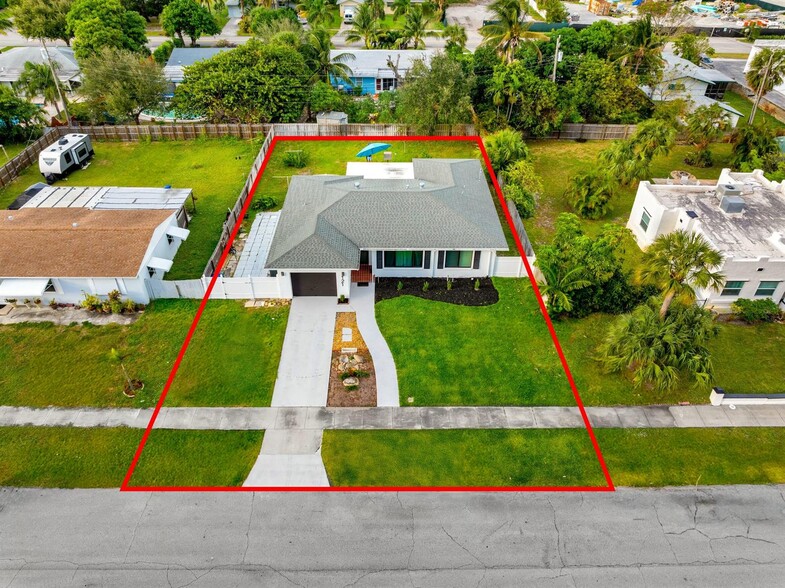 Primary Photo - 121 Bayberry Dr