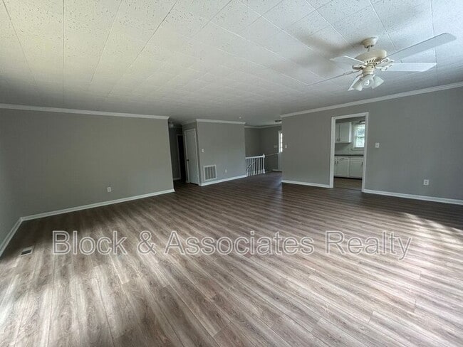 Building Photo - 735 W Mountain St