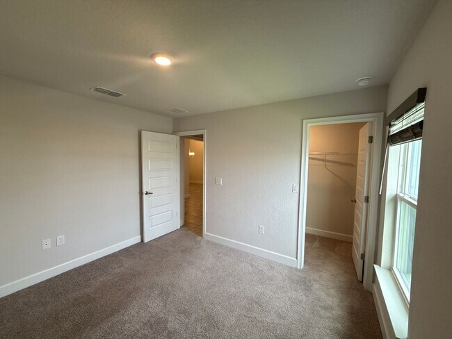 Building Photo - Truly Stunning 4-bedroom, 3-bathroom, 2 car garage in the beautiful new community of Villimar