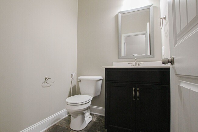 Building Photo - Pet Friendly Four Bedroom!