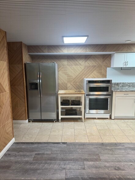 Building Photo - 2300 Sunset Heights Dr