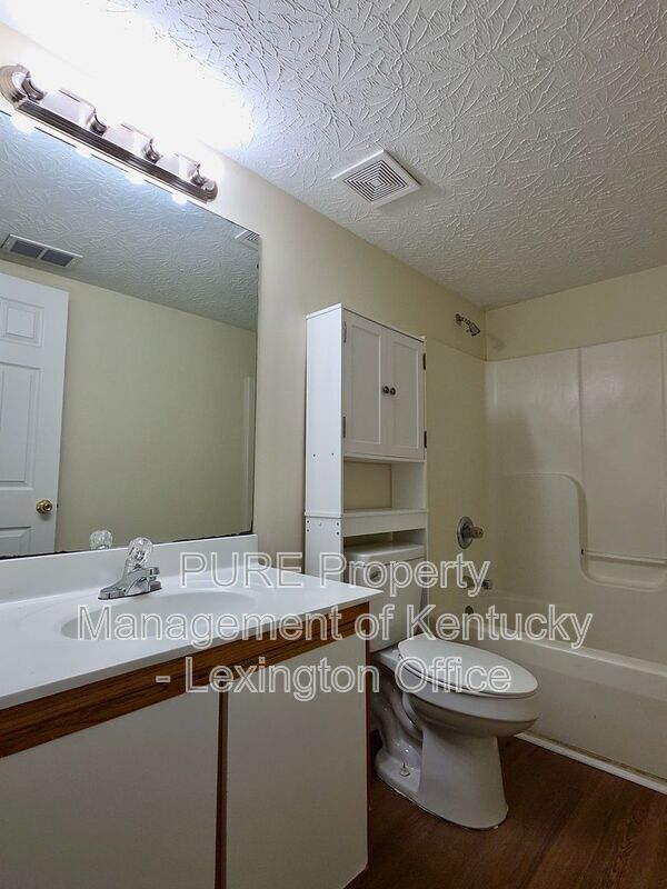 Building Photo - 266 Grinder Ct