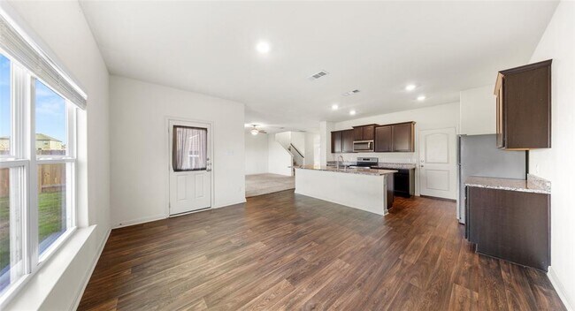 Building Photo - 18524 Speculator Ln