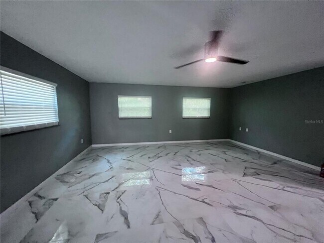 Building Photo - 3330 NW 24th Ave