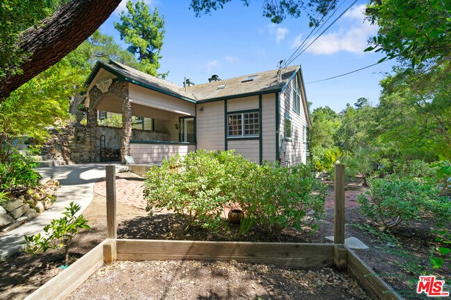Building Photo - 20912 Fontaine Rd