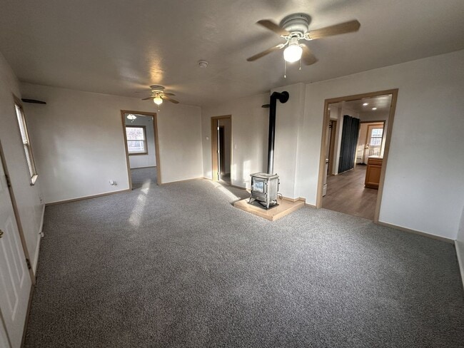 Building Photo - 2 Bedroom, 1 Bath Home on Corner Lot