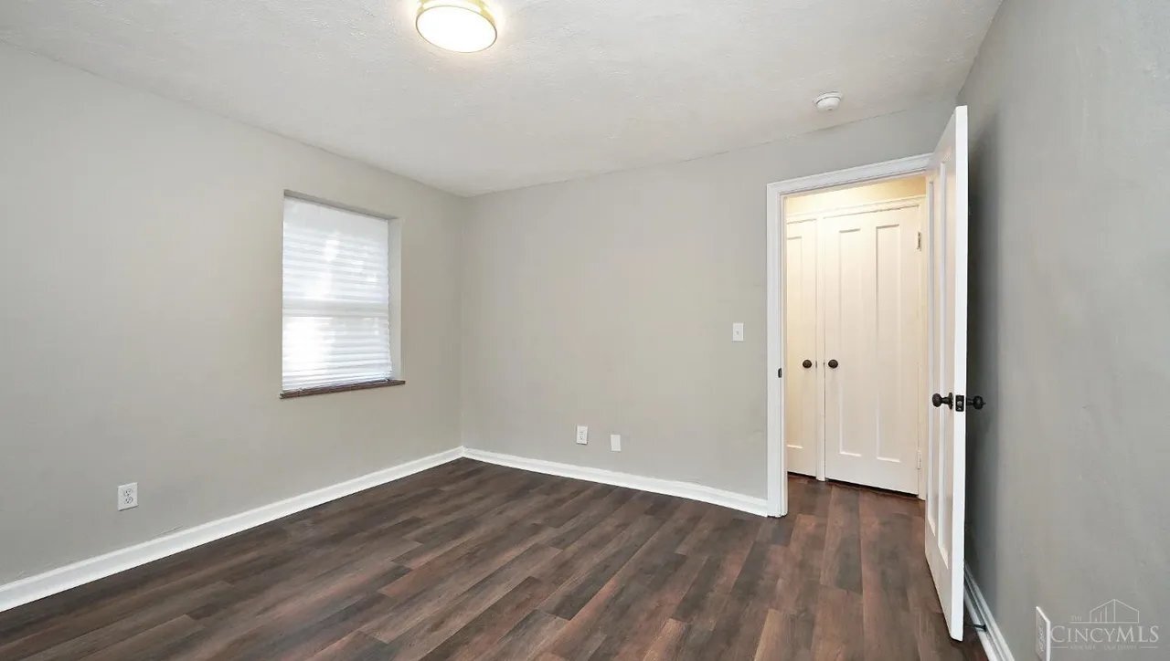 Building Photo - 2992 W McMicken Ave