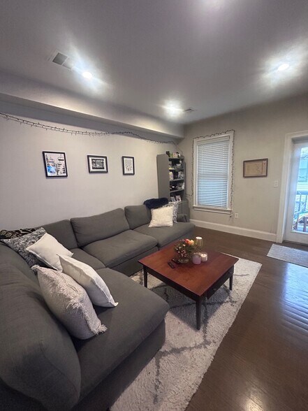 Building Photo - 71 Webster St