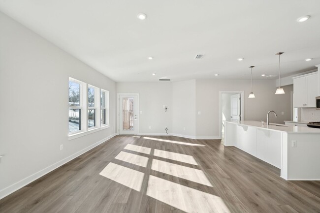 Building Photo - Brand New 2-Bed, 2-Bath Condo in Prime Ste...